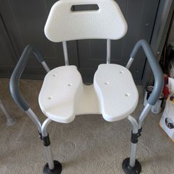 New Shower Chair Adjustable Height Back Arms Suction Feet