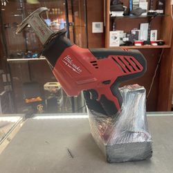 Milwaukee M18 18-Volt Lithium Ion Cordless Hackzall W/ Battery And Charger
