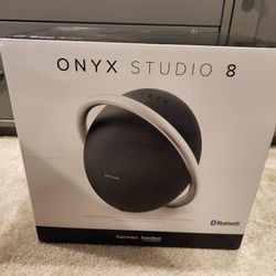 Harman Kardon Onyx Studio 8