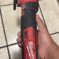 multitool. m12. fuel  no bateria