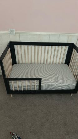 Crib/toddler bed and Dresser set