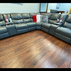 *Holiday Sale Event*---Madrid Attractive Gray Leather Reclining Sectional Sofa---Delivery And Easy Financing Available🤝
