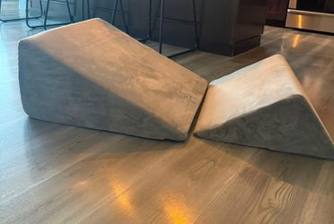 Wedge pillows