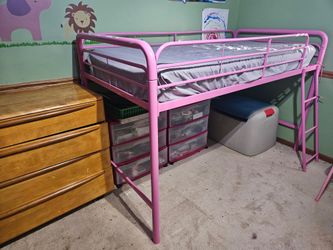 Loft Bed. Pink.