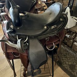 Abetta Western Horse Saddle
