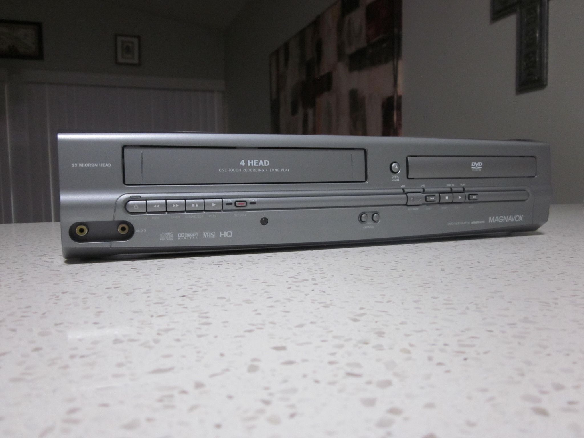 Magnavox Hq 4-head VHS Vcr With High Quality 19 Micron Head System And Dvd And Cd Player . Mint . Like New . Must See To Appreciate .