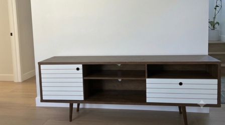 Mid-Century Modern TV Stand / Media Console – Excellent Condition