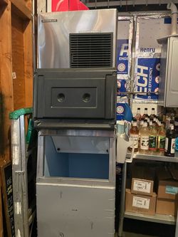 Commercial ice maker