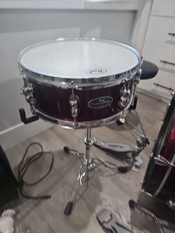 Pearl center stage series drum set