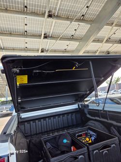 Ridgelander  cover with racks with keys