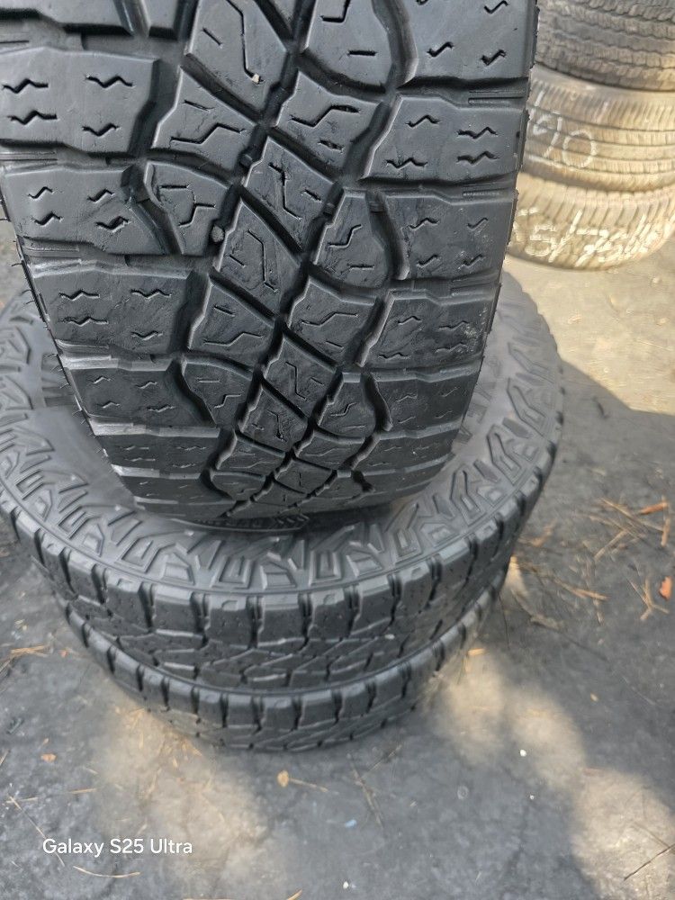 Used Tires 305/70/18