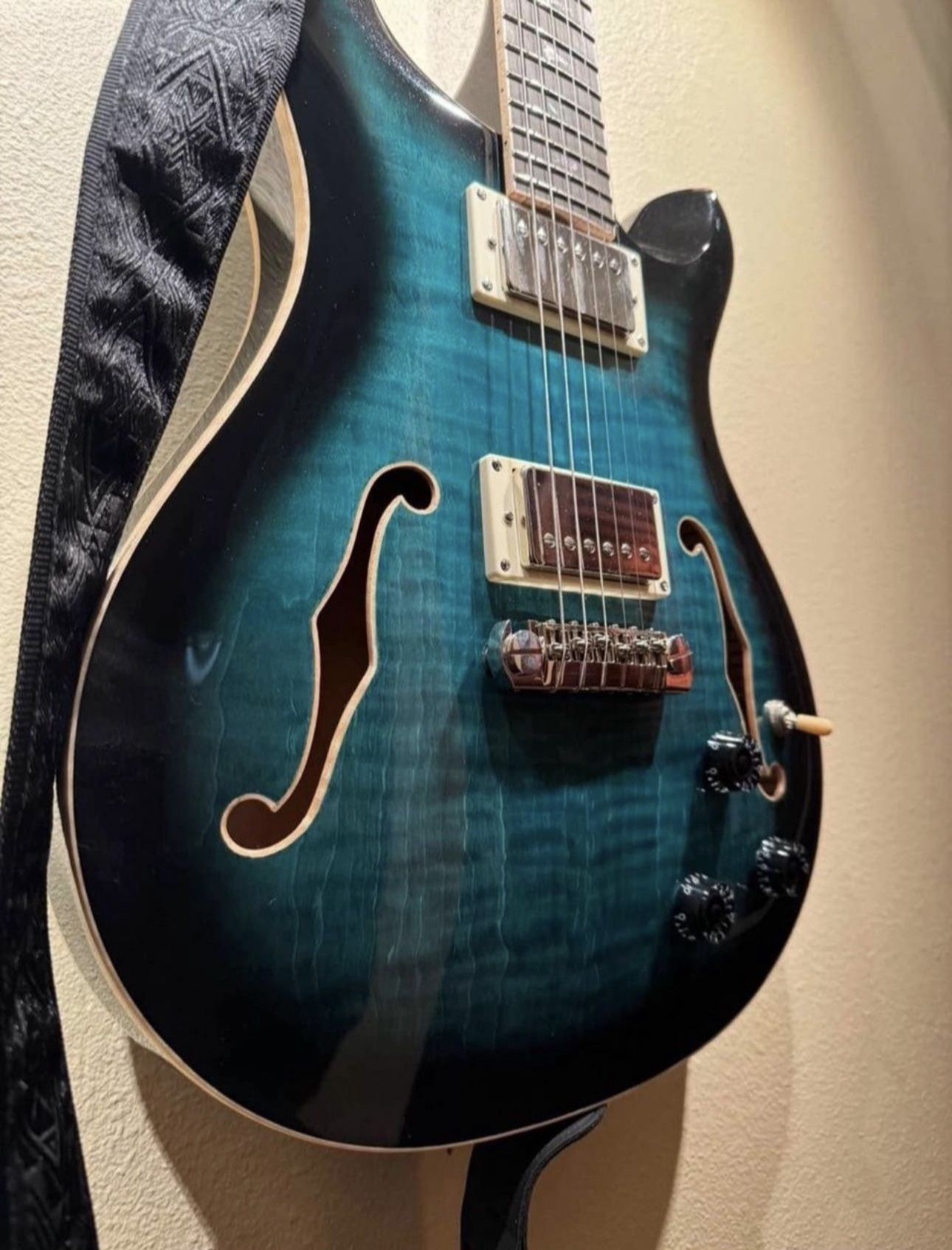 PRS SE Hollowbody II Piezo w Extras