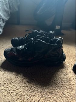 Balenciaga runners black and red