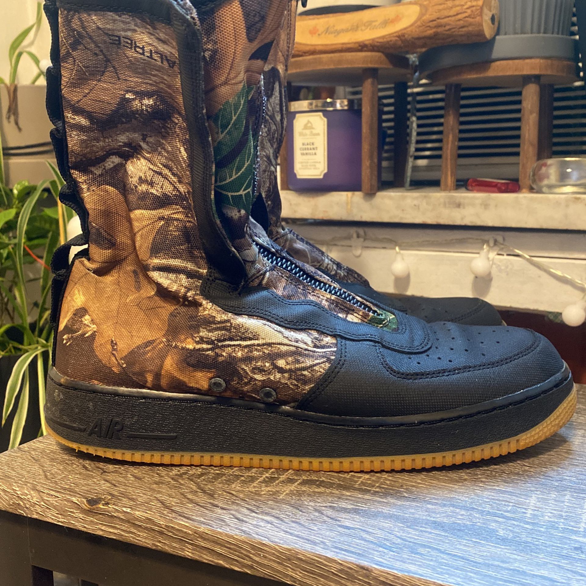 Used. Good Condition. Nike Air Force 1 SF AF1 Hi Camo Gum Boots Reflective for Sale in York, NY - OfferUp