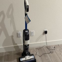 Bissell CrossWave HydroSteam Plus - 3-in-1 Vacuum, Mop & Steam - Like NEW!