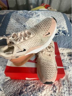 NIKE SIZE 7