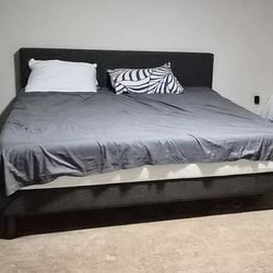 King Bed With Memory Foam Matress $199