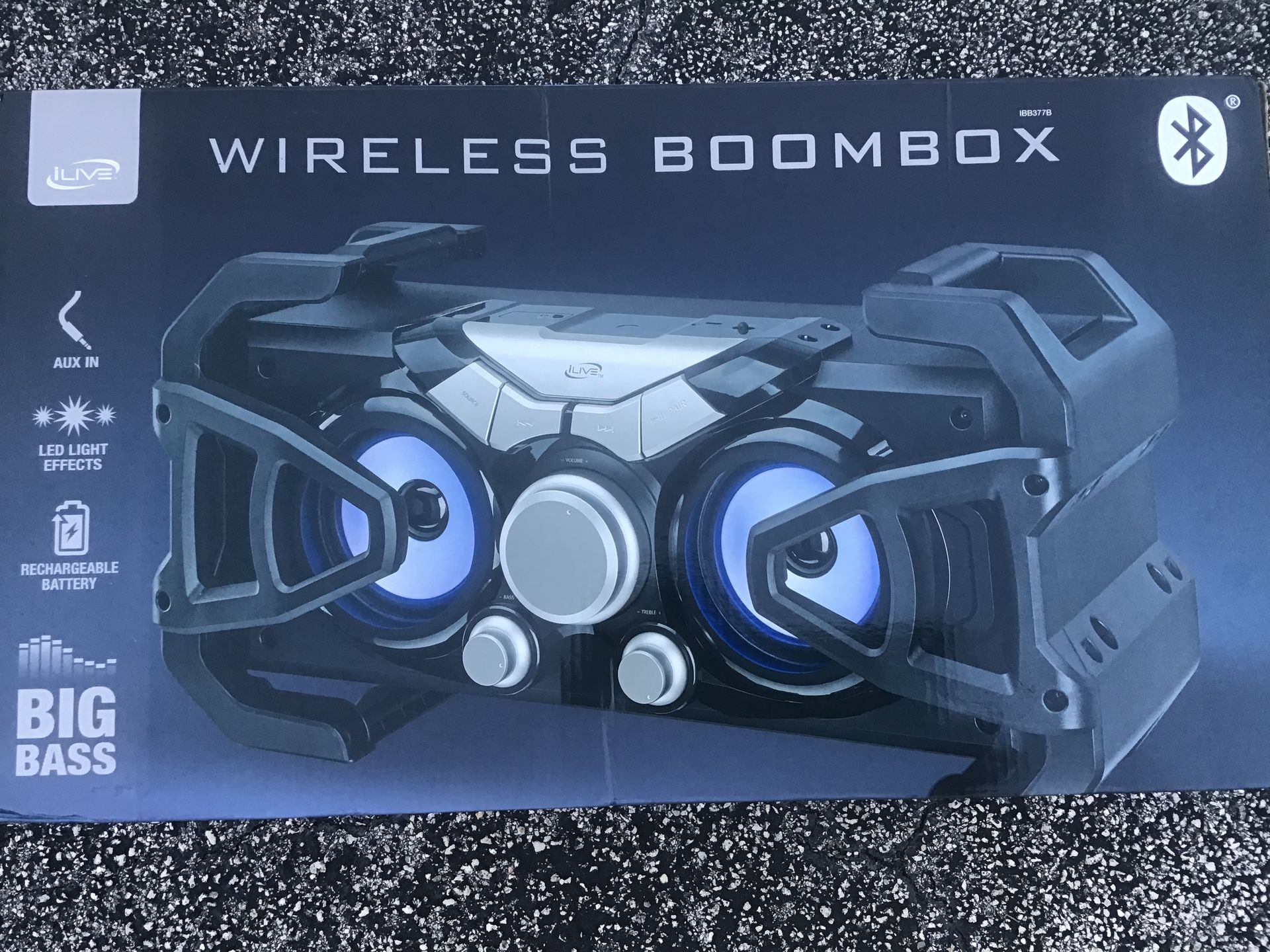 Wireless Boom Box Amplifier Blue Tooth with light show New In Box