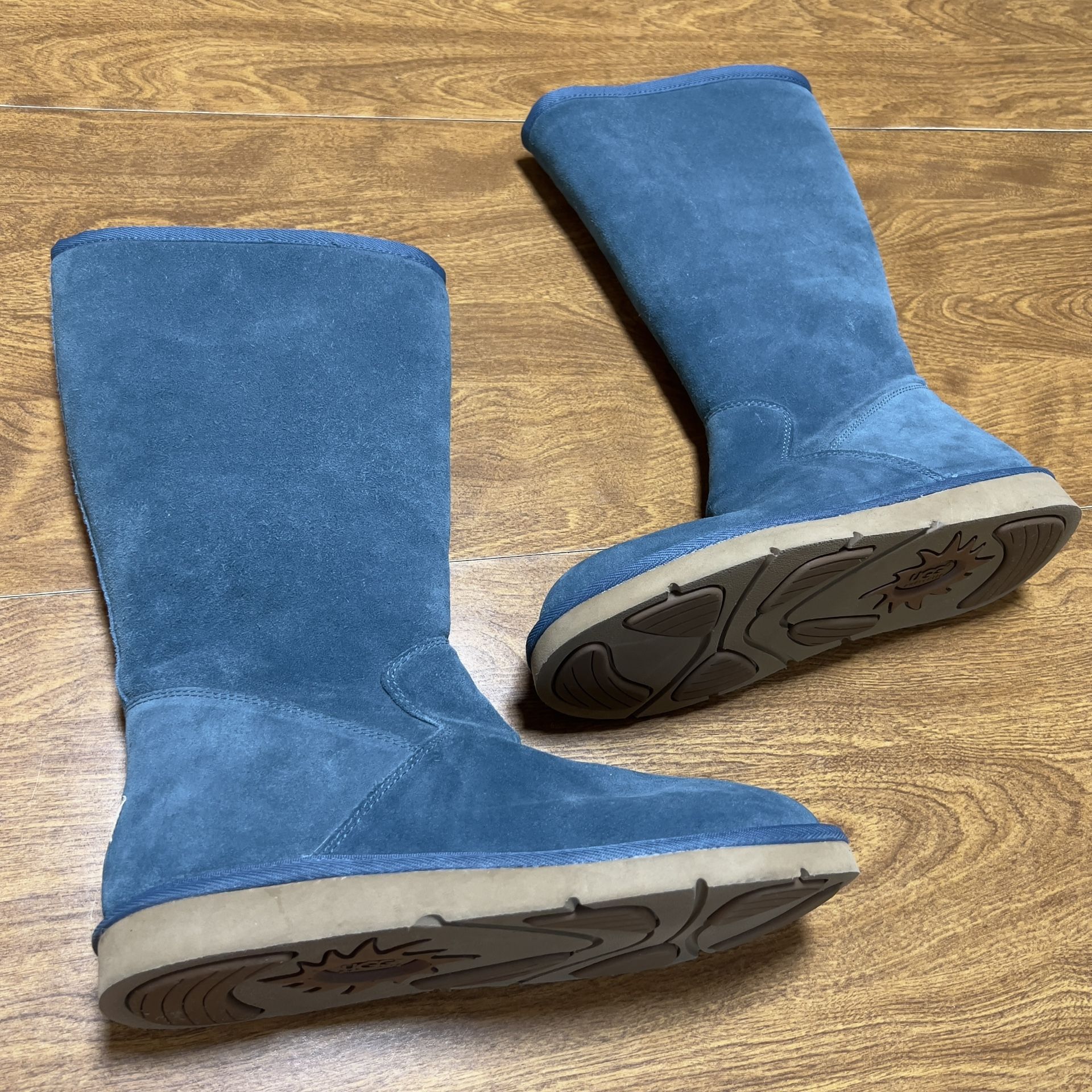 UGG Women’s Tall Sunset Turquoise Blue leather Sheepskin Winter Boots size 9