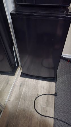Mini fridge