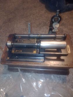 Phonograph used but in great condition