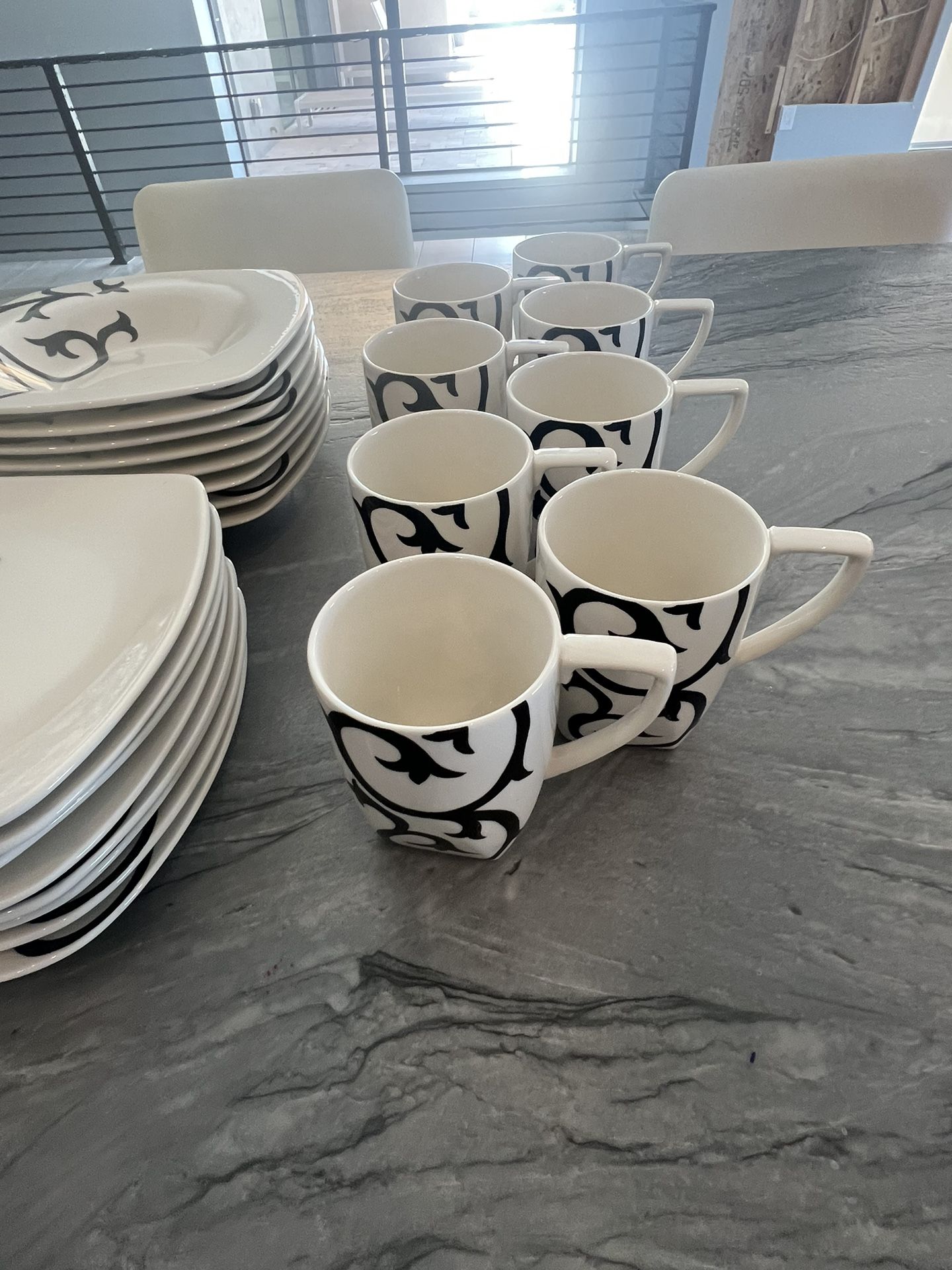 Coventry Fine China set for 8