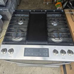 General Electric gas range models like the JGSS66 series