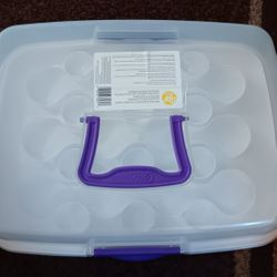 Wilton Cake/cupcake Holder