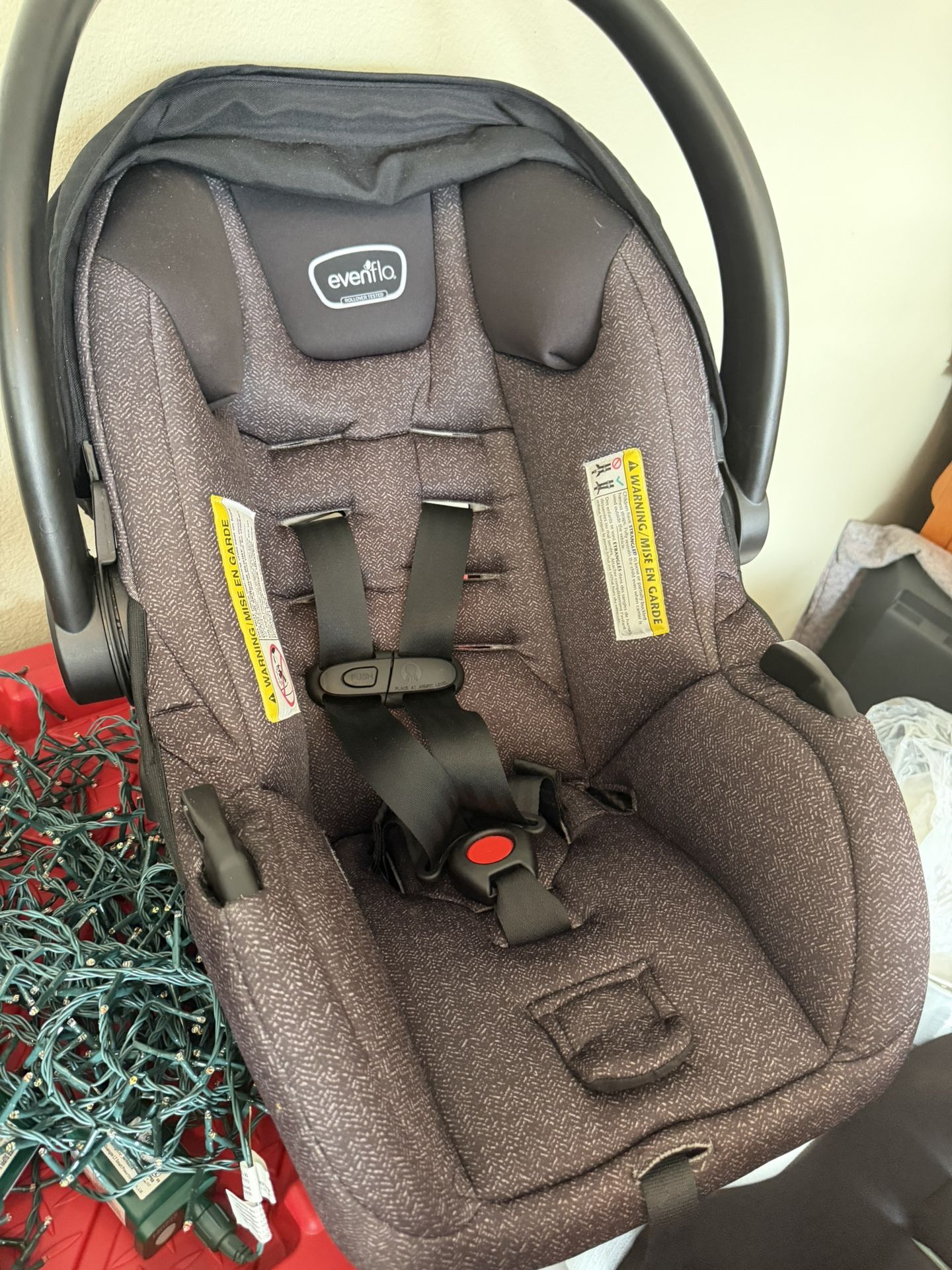 EvenFlo Pivot Travel system