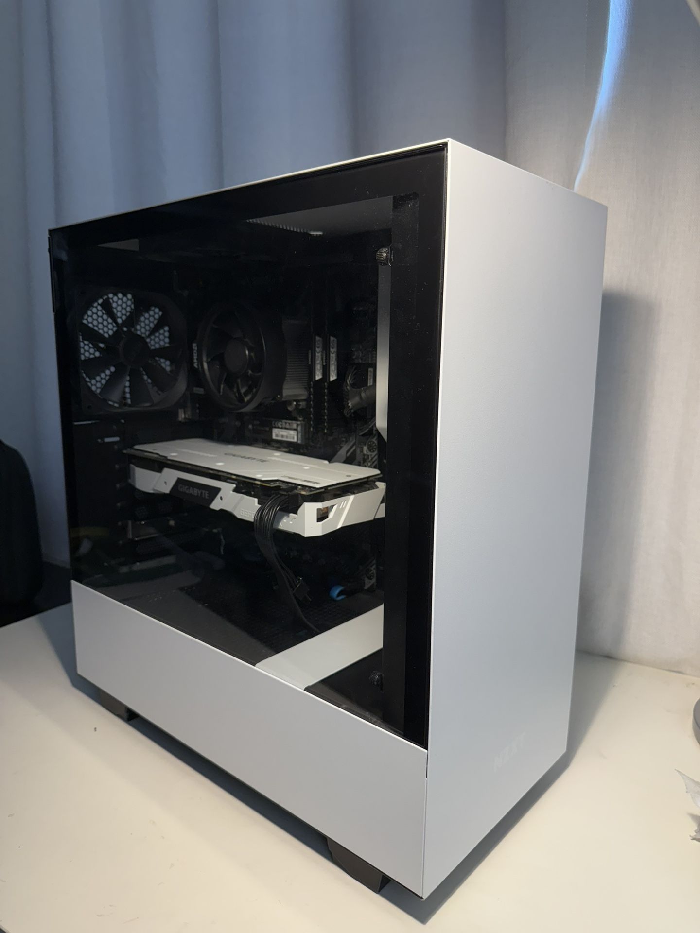 CLEAN GAMING PC - 2060 Super, Ryzen 3600X, 1TB SSD