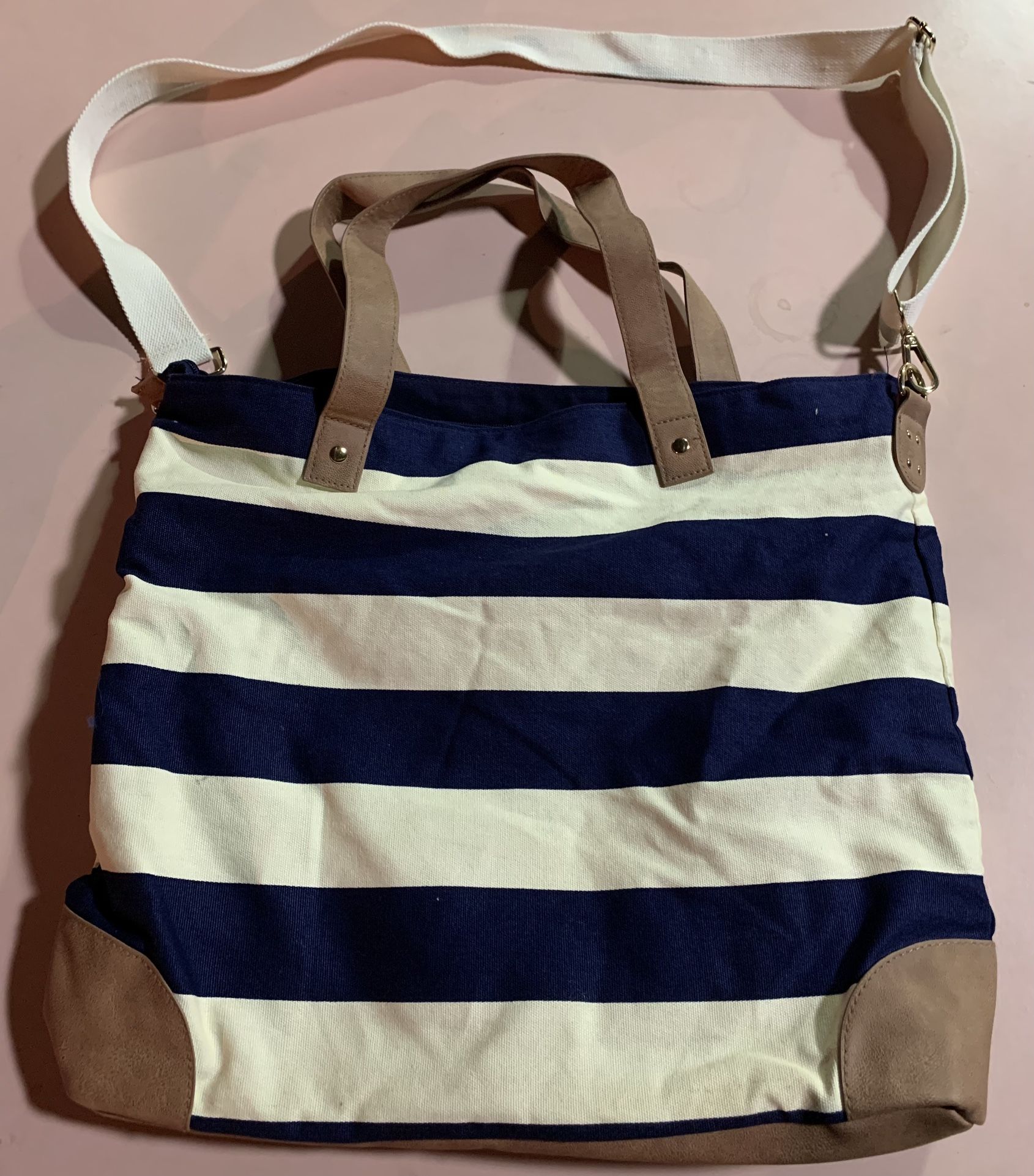 Canvas tote bag (18 x 16) with zippered closure and removable shoulder strap 