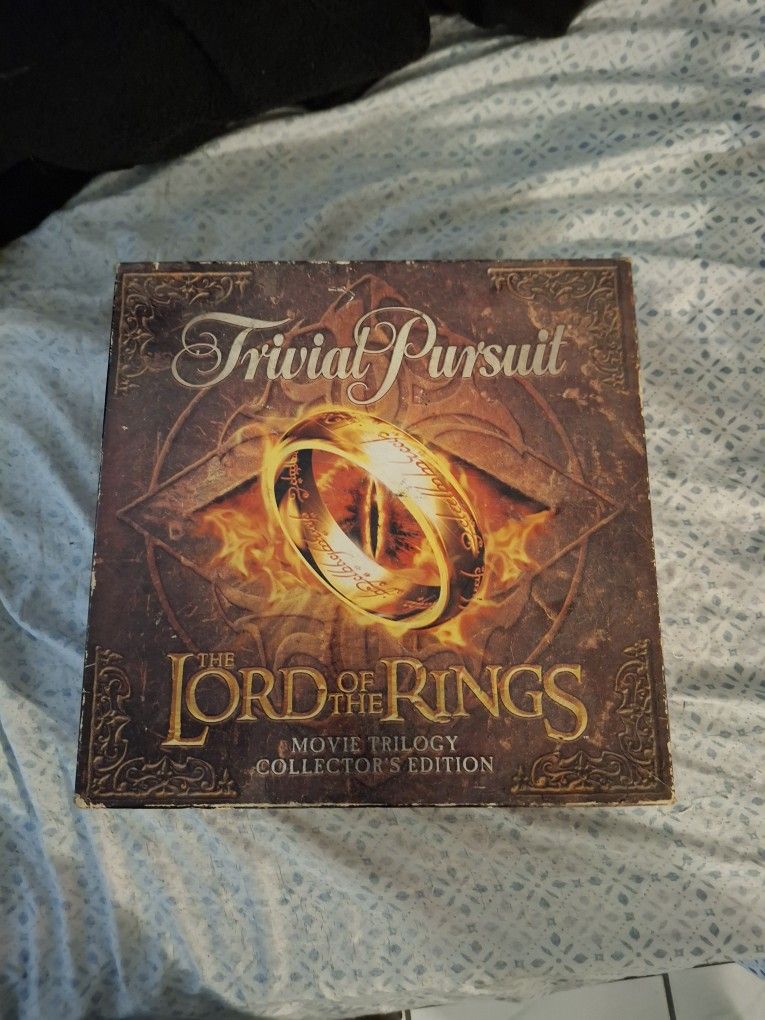 Lord Of The Rings Trilogy Trivial Pursuit Board Game Set