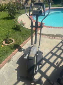 Elliptical Trainer Machine