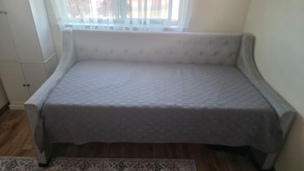 TWIN DAY BED