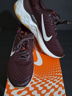 Womens NIKE RENEW RIDE 3 SIZE 8