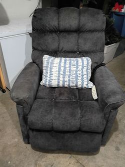 Recliner / powerlift