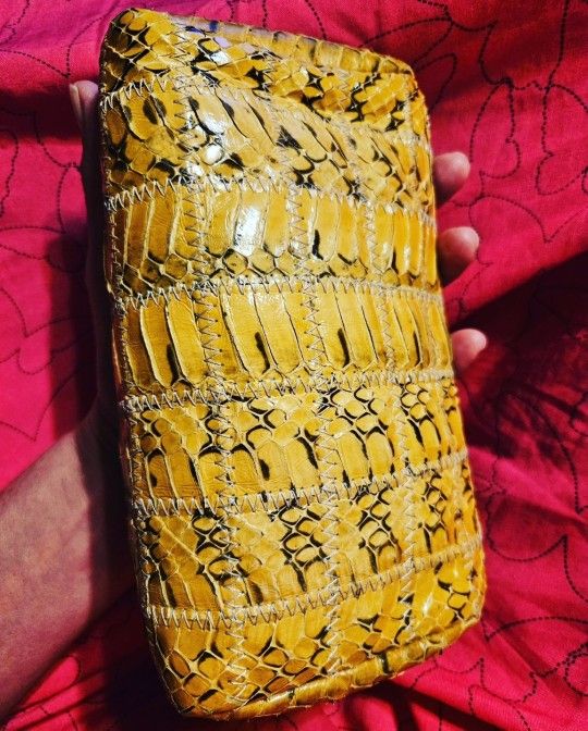 Vintage 1970s Yellow Snakeskin Zipped Pouch Purse Small