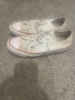 Converse Chuck Taylor Low Top Sneakers size 6