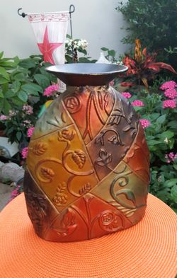 Beautiful vase 11.5" H 9.5" W