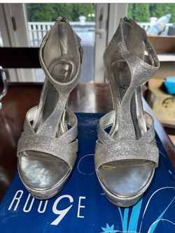 Rouge Silver Glitter 4.5” Heels Sz 7.5 dressy party shoes