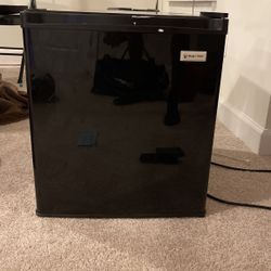 Mini Fridge 