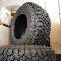 35/12.5/17 KENDA R/t.  50k Miles 