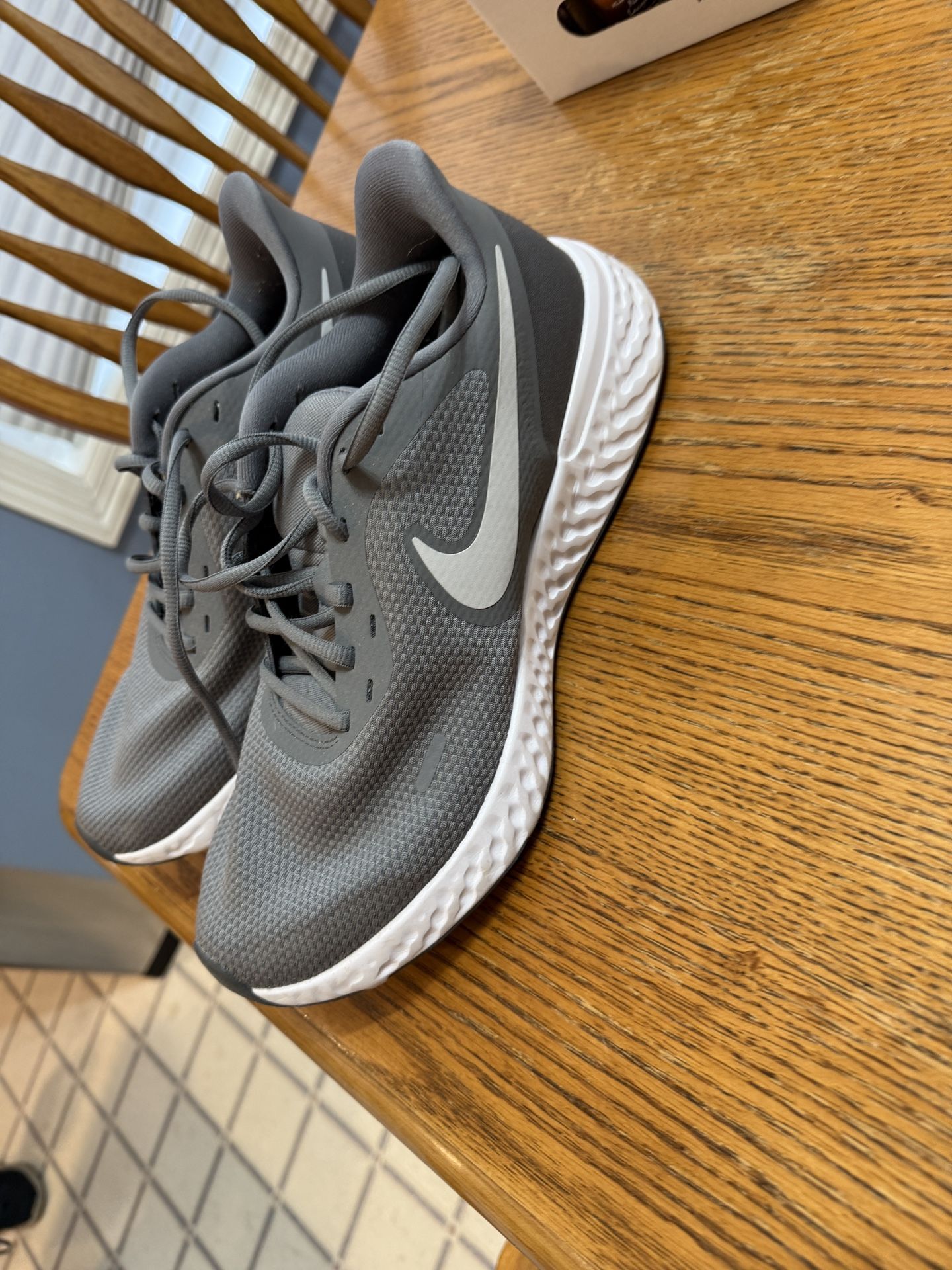 Nike Revolution Men’s 10W