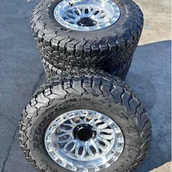 4 Rines Nuevos Con Llantas LT265/70R17 BFGOODRICH  PARA TOYOTA TACOMA 4RUNER Y CHEVY SILVERADO DE 6 Birlos 