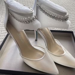 Betsey Johnson Tegan Heels