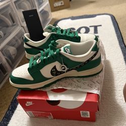 Nike Dunk Lottery Dunks Green With Coin And Box Great Condition