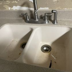 Counter Top And Sink With Faucet 