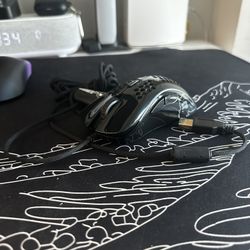 Glorious Model D wired Black Gaming Mouse