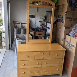 Child's Solid Maple Dresser (Stanley) With Mirror