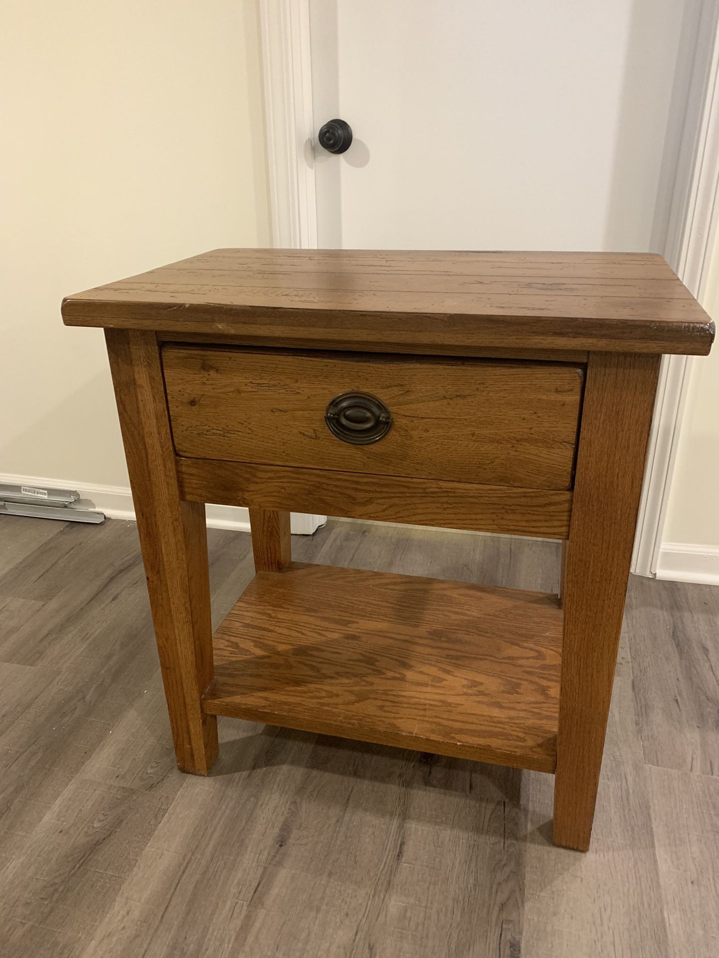Broyhill Attic Heirlooms Night Stand in Rustic Oak